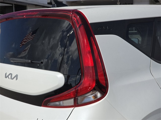 2022 Kia Soul LX photo 8
