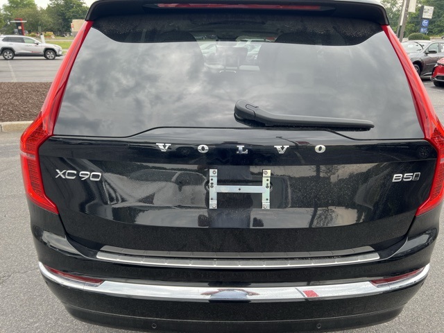 2025 Volvo XC90 B5 Plus photo 2