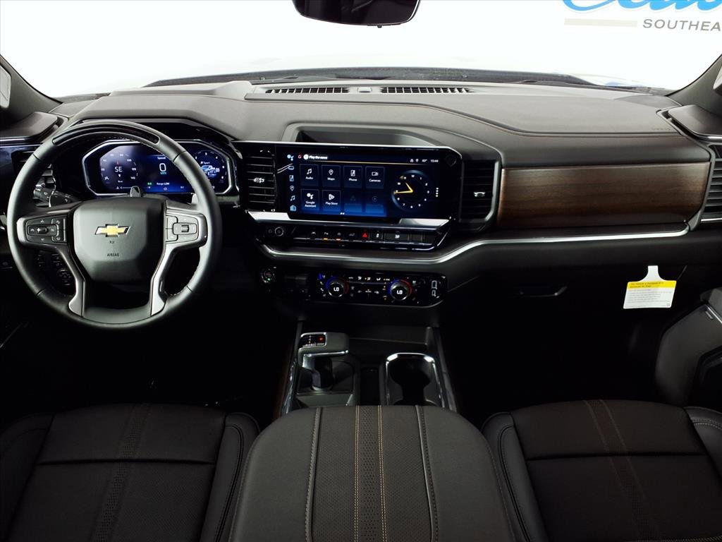 2026 Chevrolet Silverado 1500 High Country photo 3