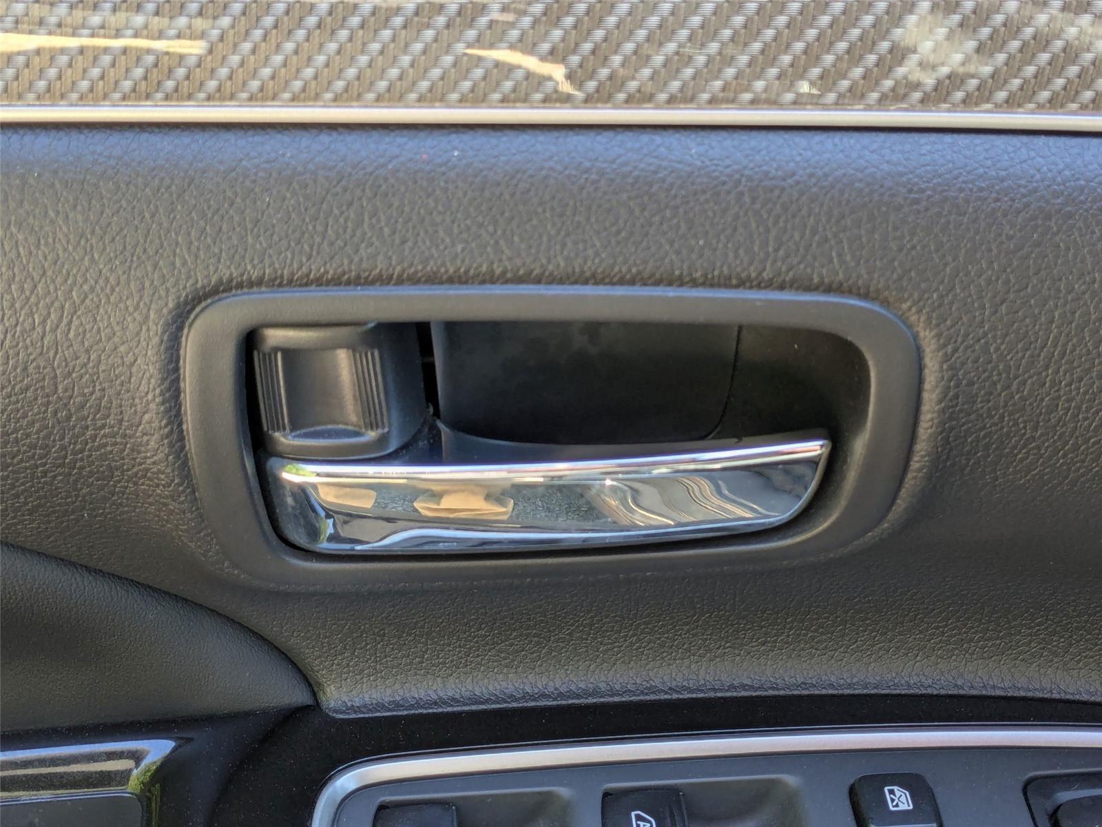 2020 Mitsubishi Outlander PHEV SEL photo 11