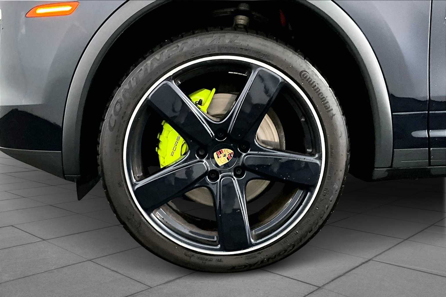 2016 Porsche Cayenne S E-Hybrid photo 8