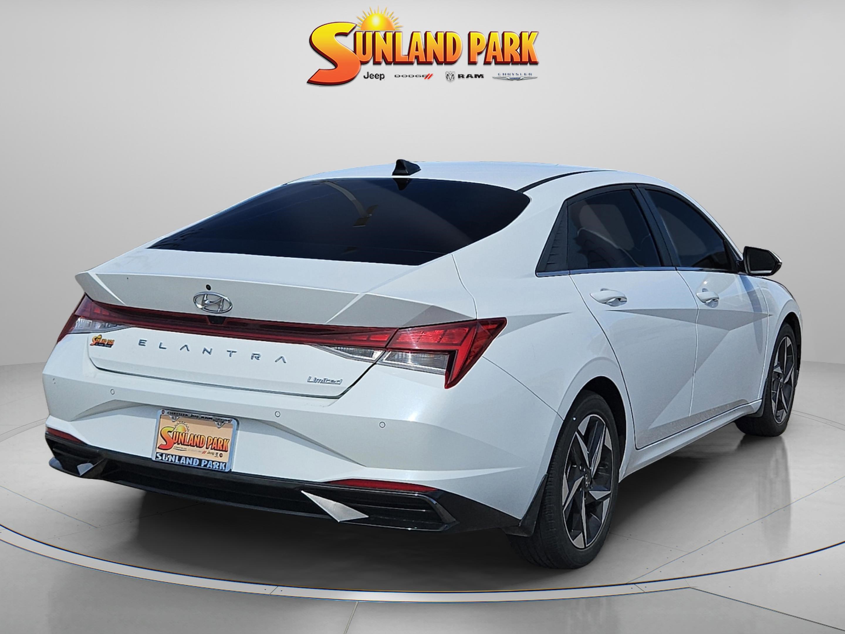 2023 Hyundai Elantra Limited photo 4