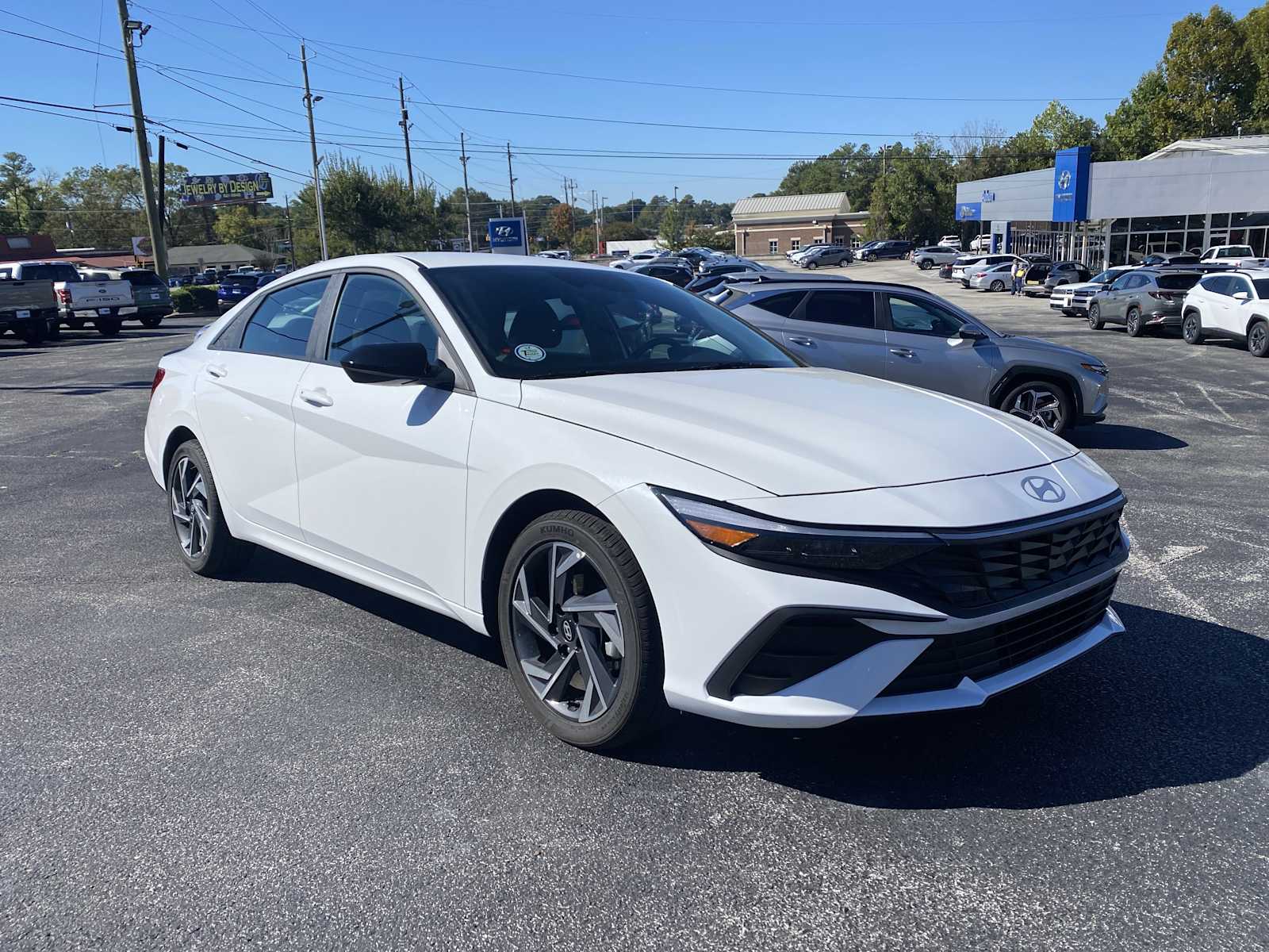 2025 Hyundai Elantra SEL Sport photo 2