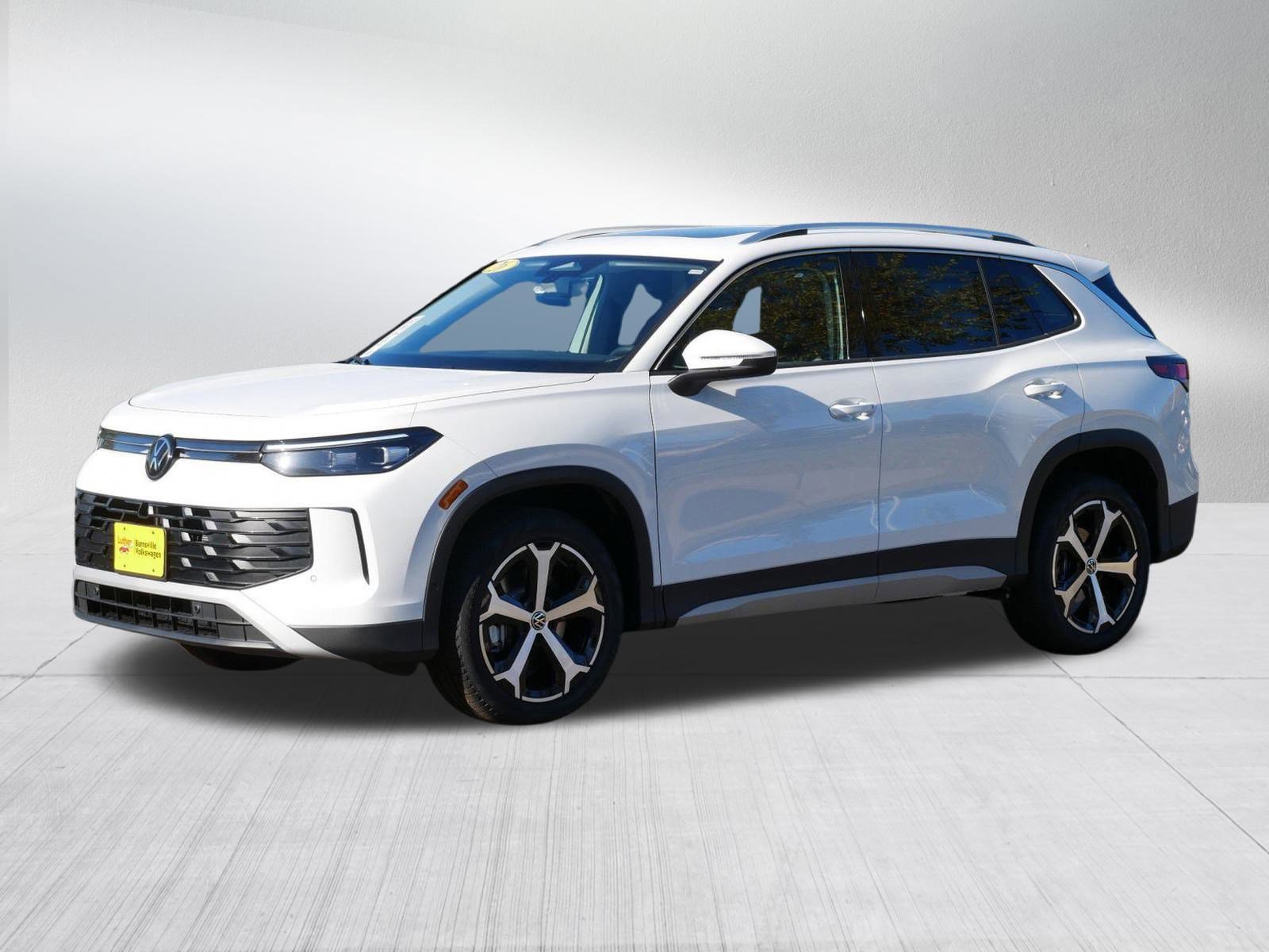 2026 Volkswagen Tiguan SE photo 2