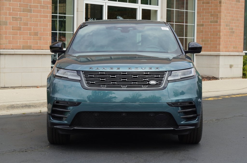 2026 Land Rover Range Rover Velar SE photo 3