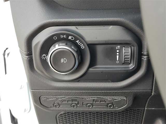 2024 Jeep Wrangler Sahara photo 24