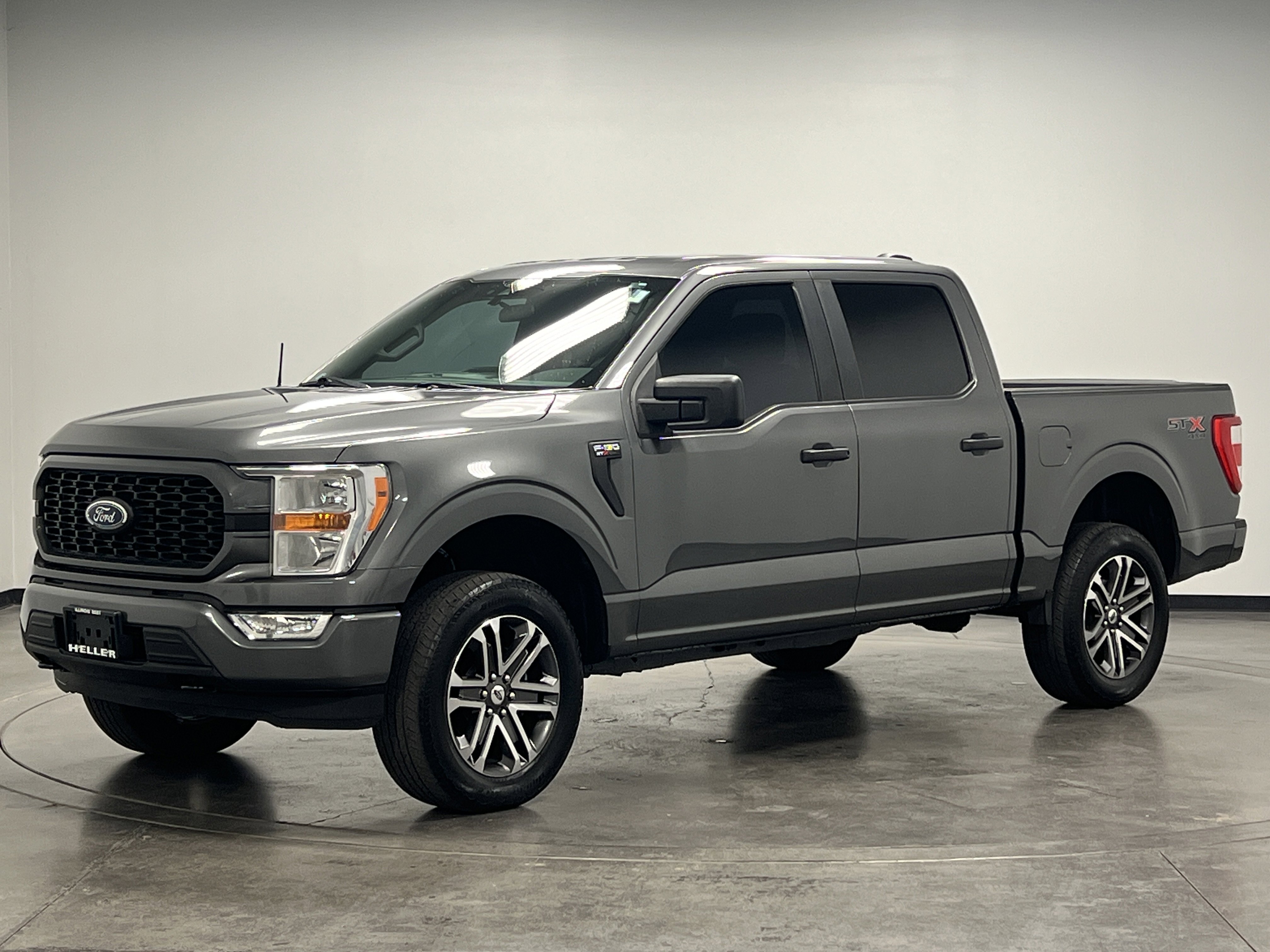 2021 Ford F-150 XL photo 3