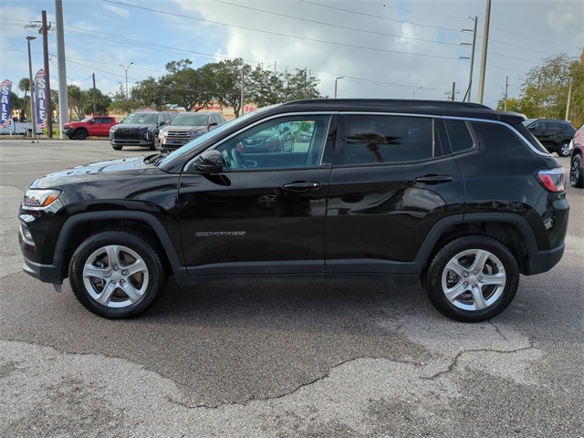 2024 Jeep Compass Latitude photo 4