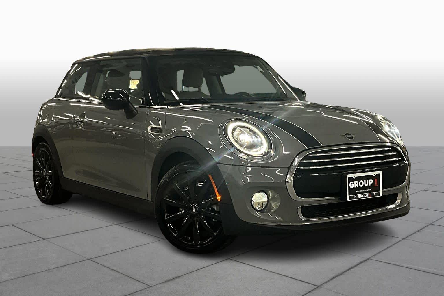 2019 Mini Cooper 2 Door Hardtop photo 2