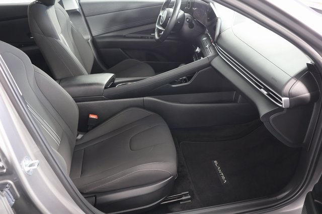 2023 Hyundai Elantra SEL photo 21