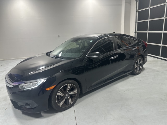 2018 Honda Civic Touring photo 2