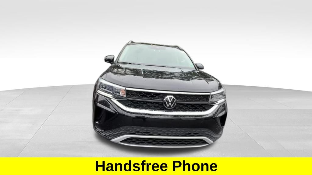 2024 Volkswagen Taos SE photo 6
