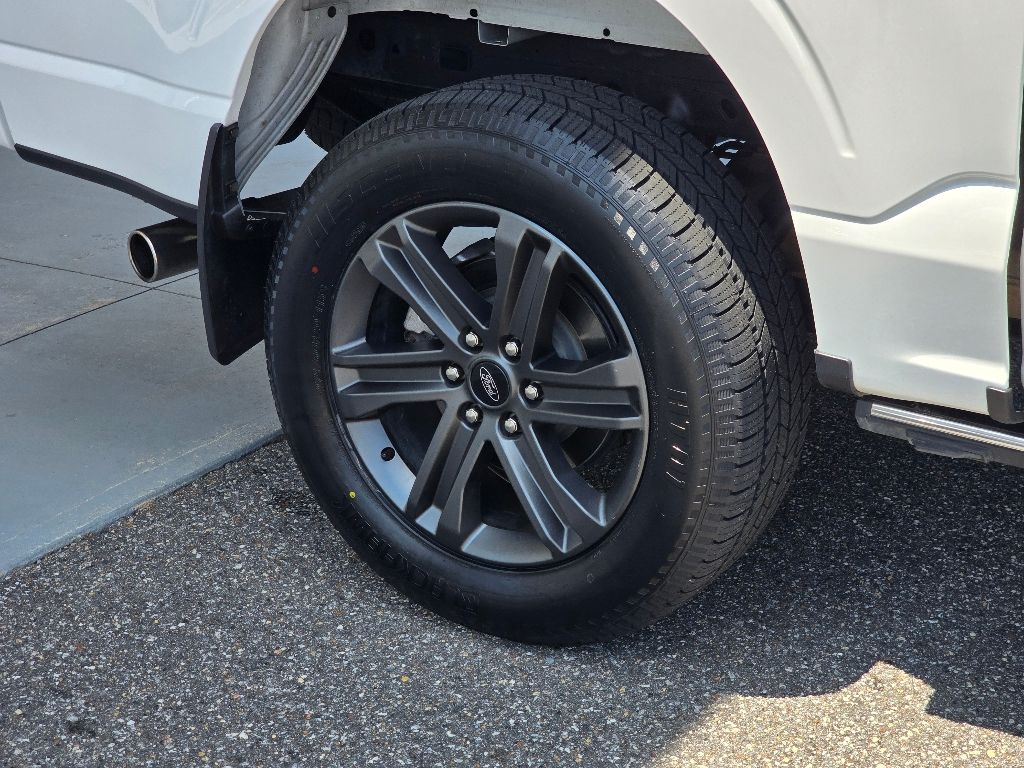 2023 Ford F-150 Lariat photo 28