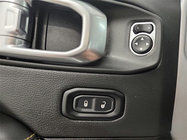 2024 Jeep Wrangler Sahara photo 25