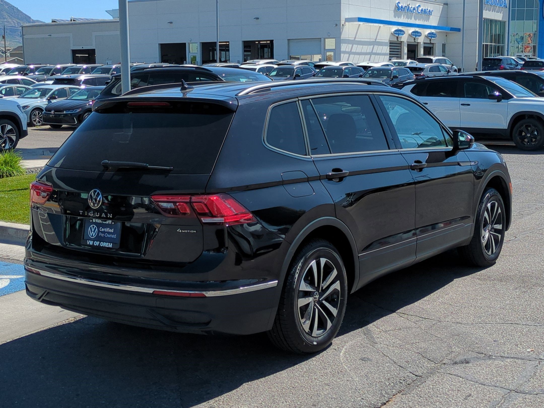 2024 Volkswagen Tiguan S photo 2