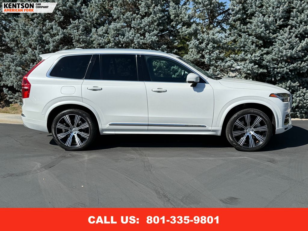 2022 Volvo XC90 Recharge T8 Inscription photo 9