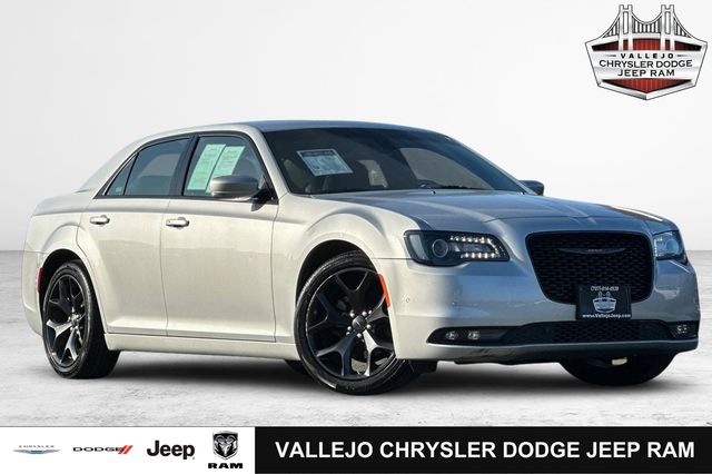 2023 Chrysler 300 S's photo