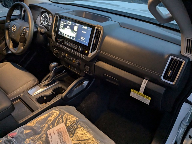 2025 Nissan Frontier SV photo 22
