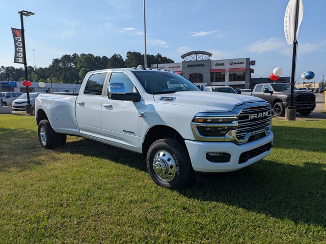 2025 Ram 3500 Laramie photo 8