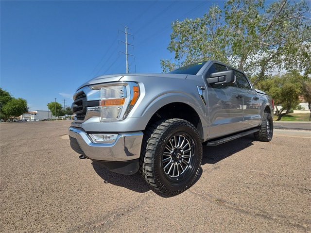 2021 Ford F-150 XLT photo 2
