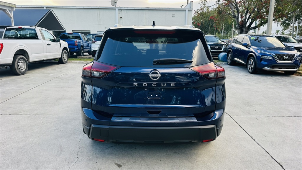 2025 Nissan Rogue SV photo 4