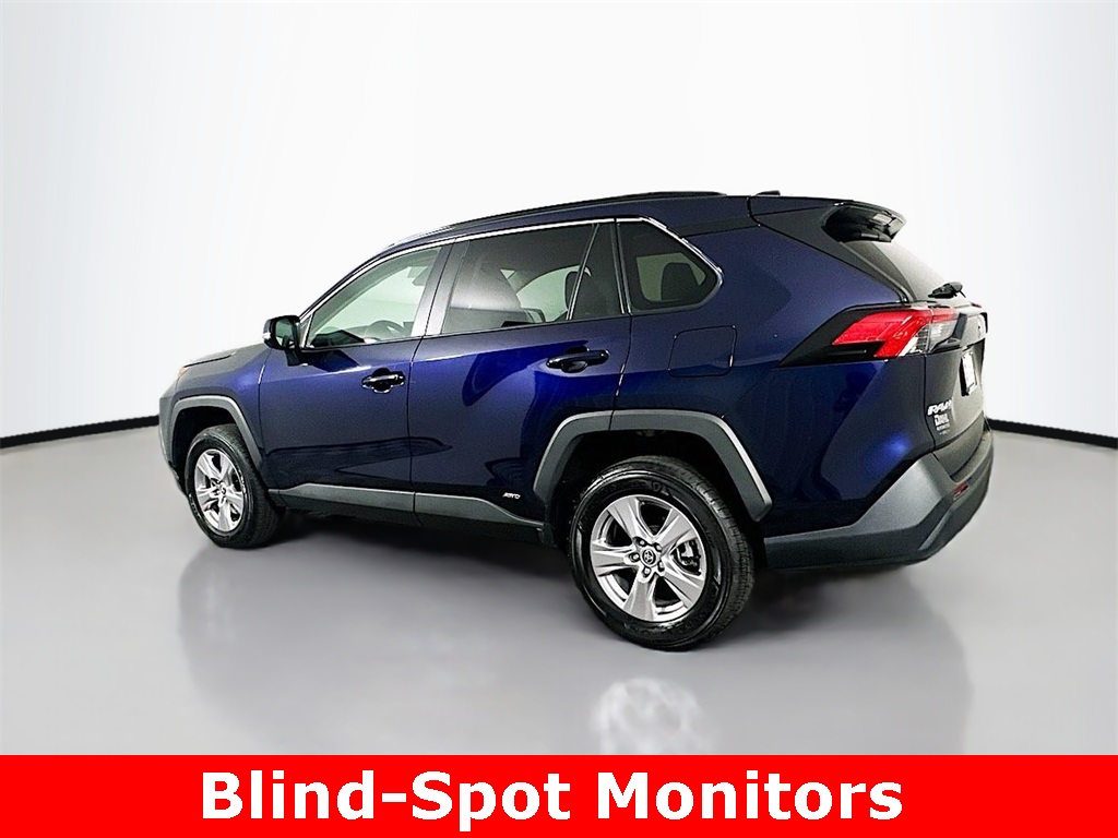 2025 Toyota RAV4 Hybrid XLE photo 4
