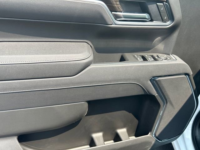 2025 Chevrolet Silverado 1500 LT photo 9