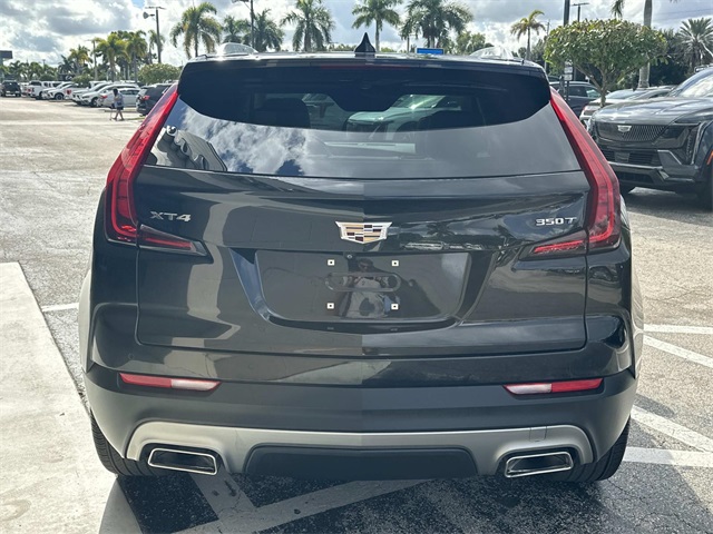 2021 Cadillac XT4 Premium Luxury photo 3