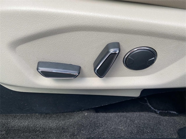 2018 Ford Explorer XLT photo 19