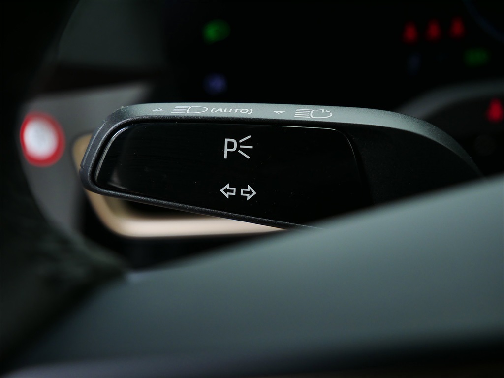 2025 Porsche Taycan 4S photo 21