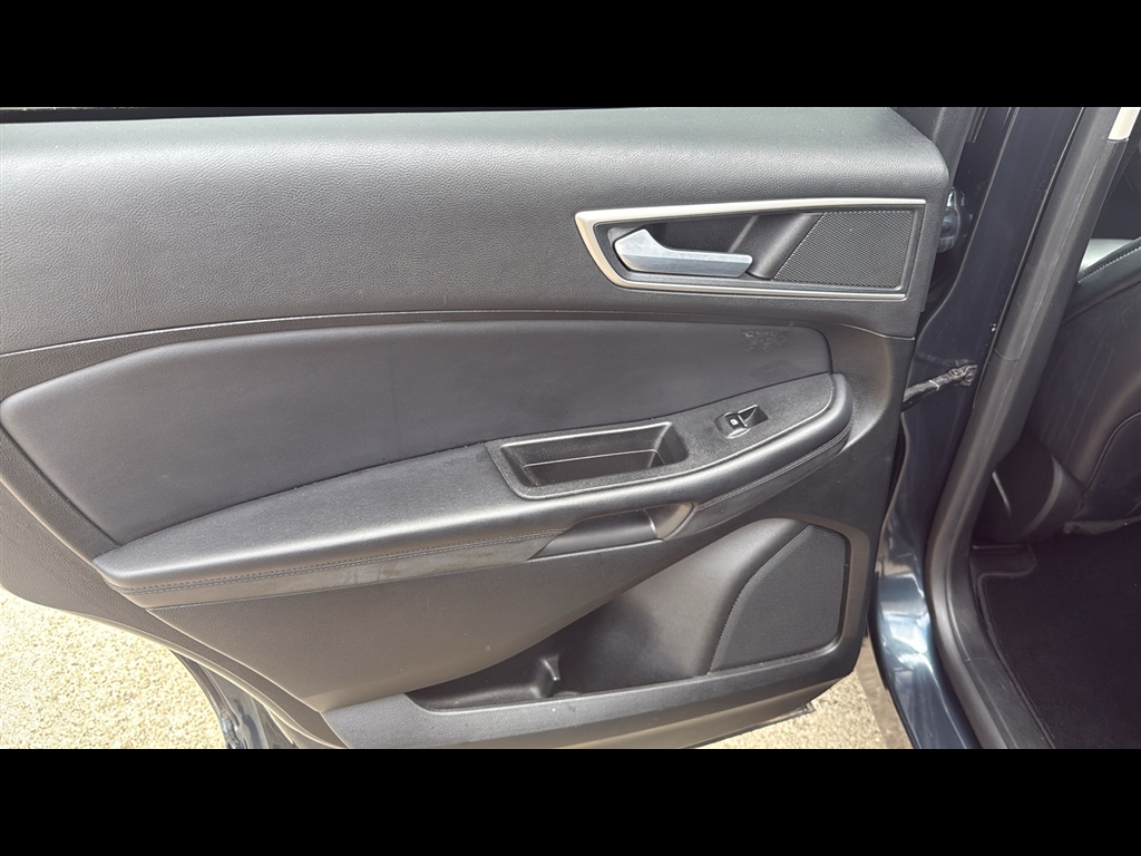 2023 Ford Edge SEL photo 19