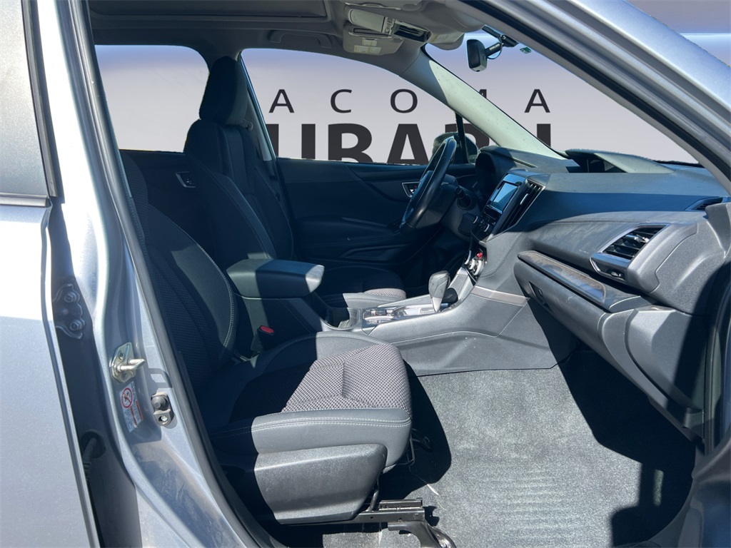 2020 Subaru Forester Premium photo 16
