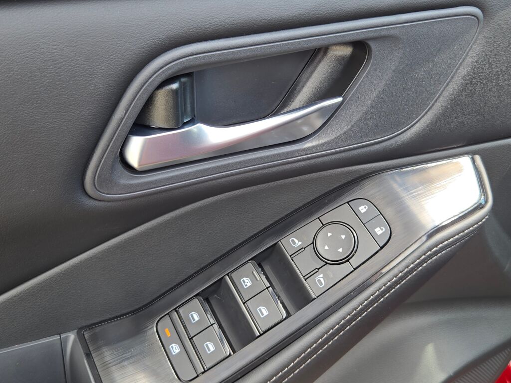 2026 Nissan Rogue SV photo 14