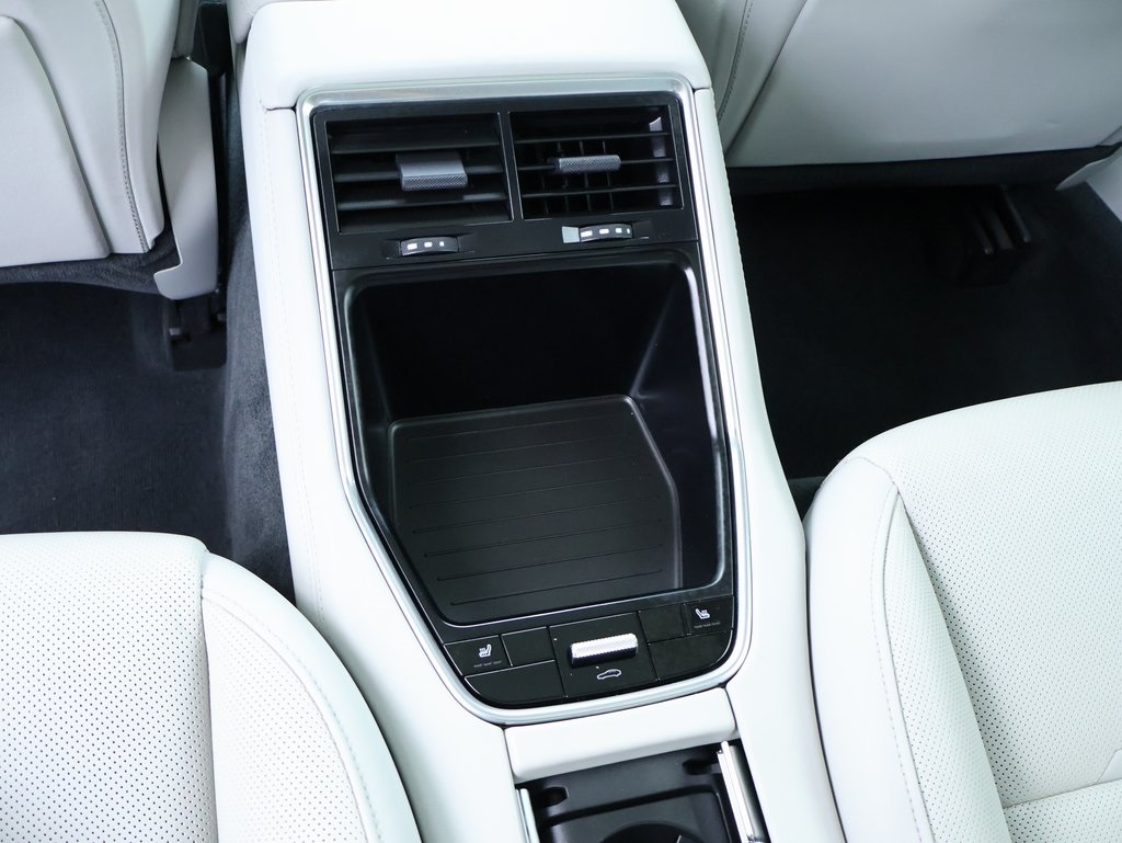 2018 Porsche Panamera Base 4 photo 20