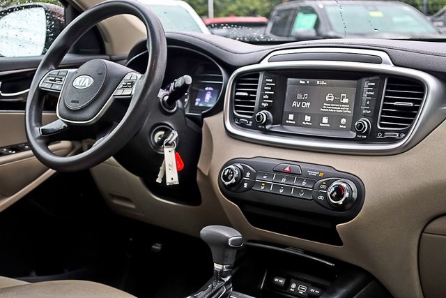 2019 Kia Sorento LX photo 23