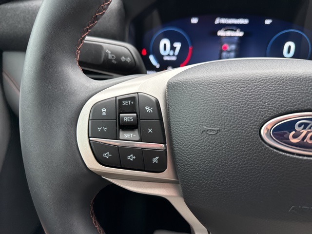 2025 Ford Explorer photo 30