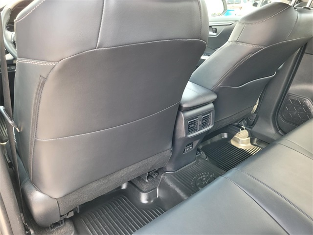 2024 Toyota RAV4 Hybrid XLE Premium photo 25