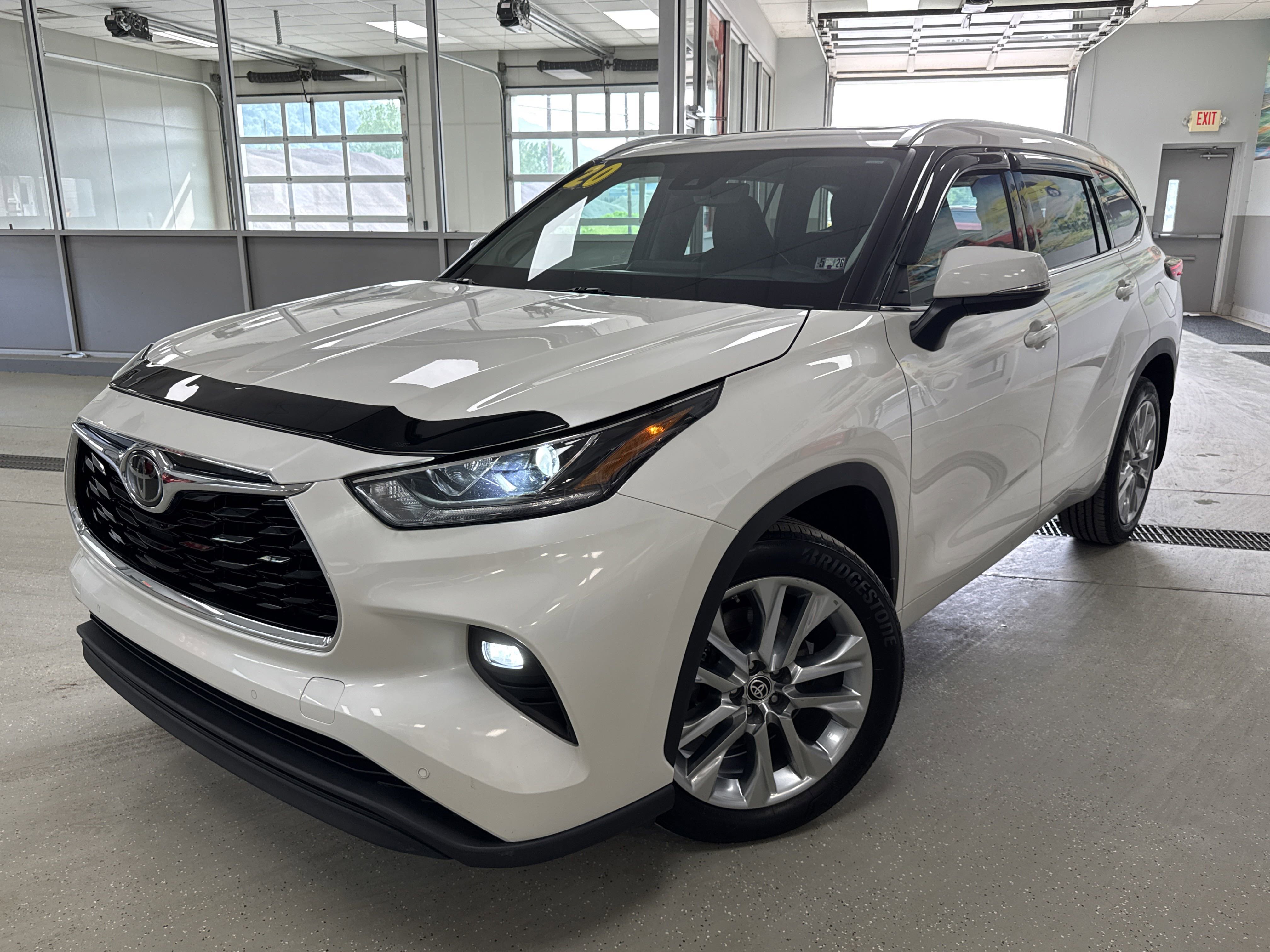2020 Toyota Highlander Limited's photo