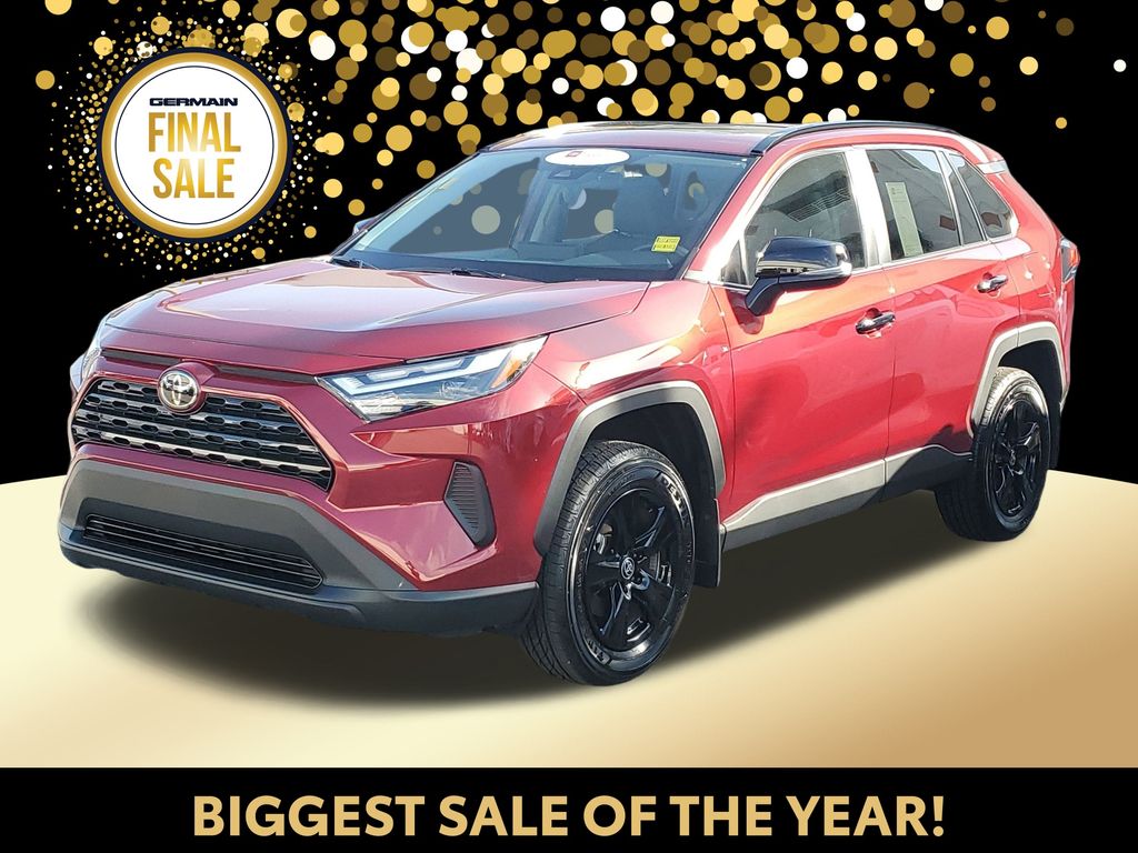 2025 Toyota RAV4 XLE's photo