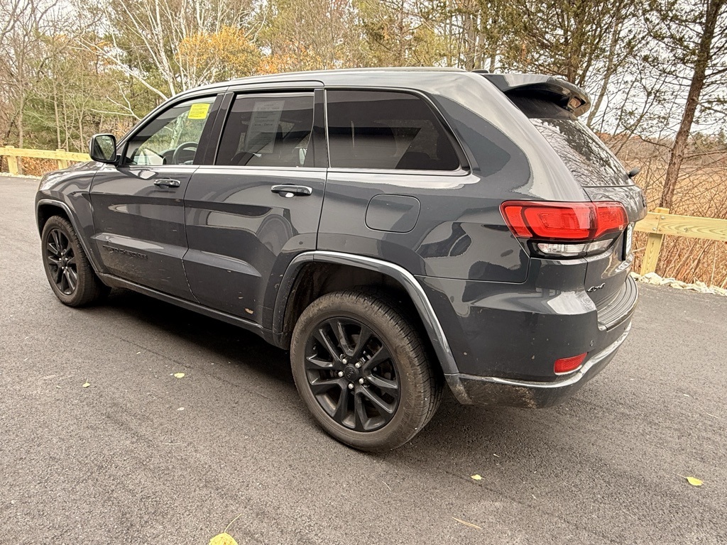 2018 Jeep Grand Cherokee Altitude photo 3