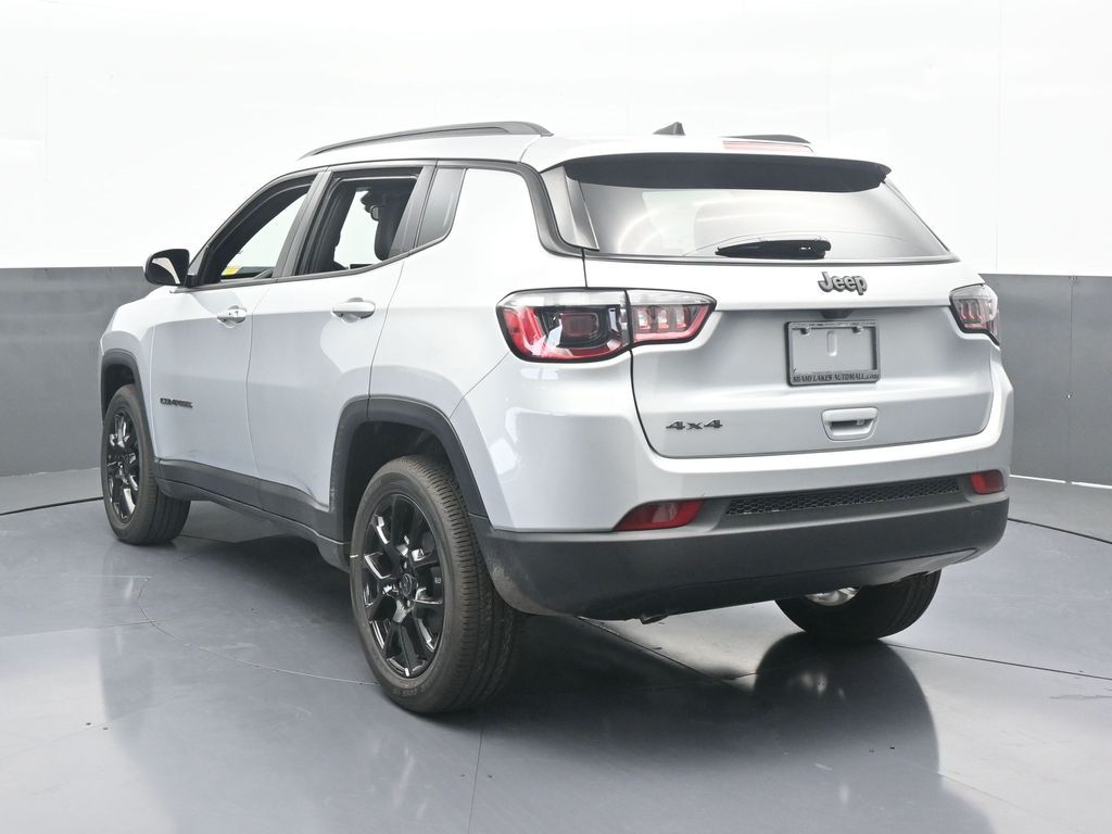 2026 Jeep Compass Latitude Altitude photo 4