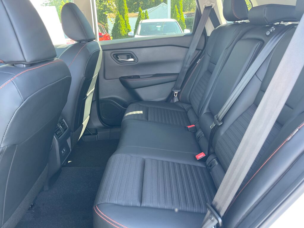 2026 Nissan Rogue SV photo 12