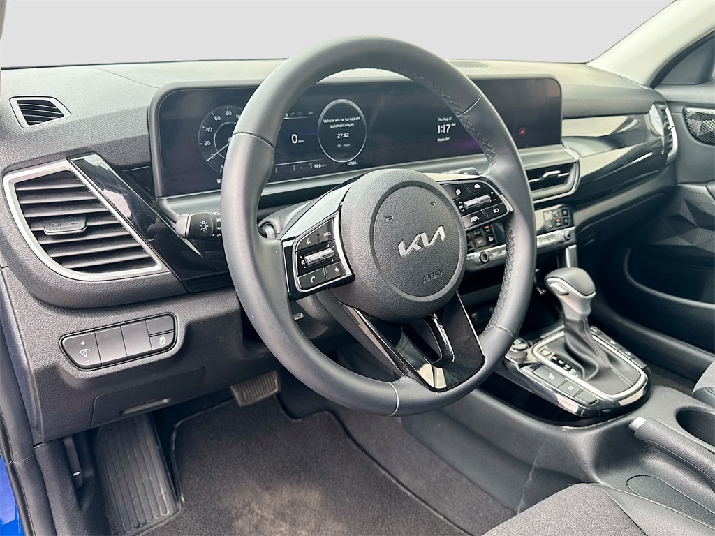 2024 Kia Seltos X-Line photo 9