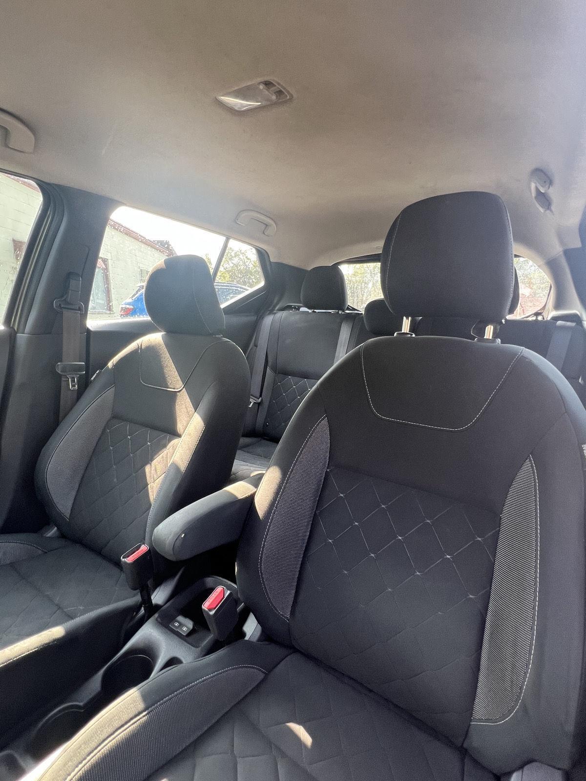 2020 Nissan Kicks S photo 10