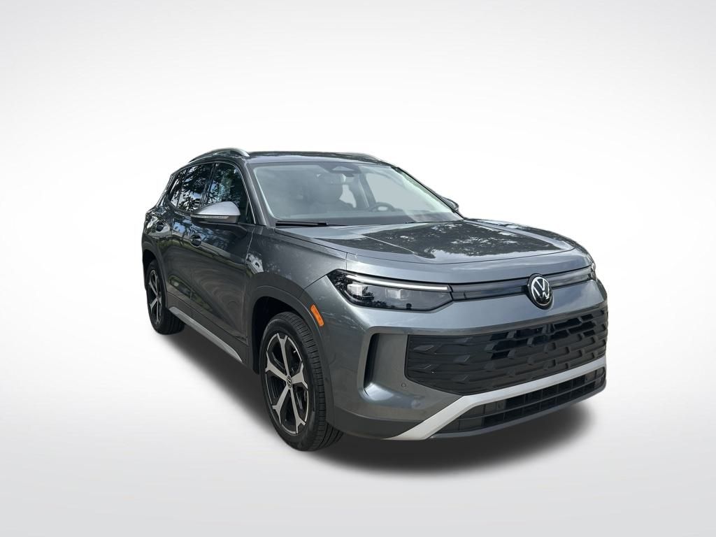 2025 Volkswagen Tiguan SE photo 3