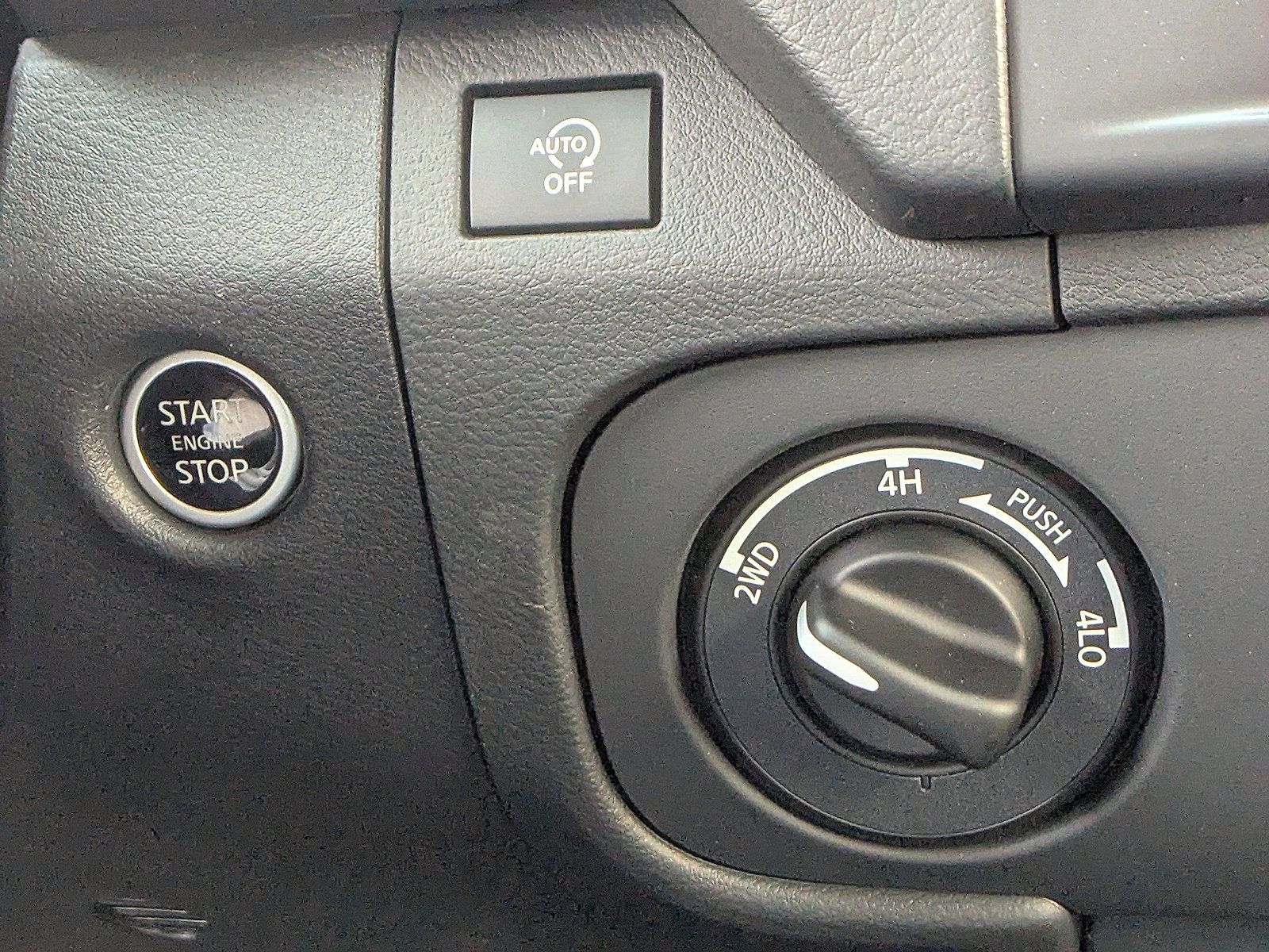2025 Nissan Frontier PRO-4X photo 18