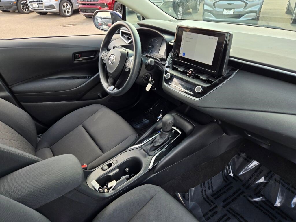 2023 Toyota Corolla LE photo 5