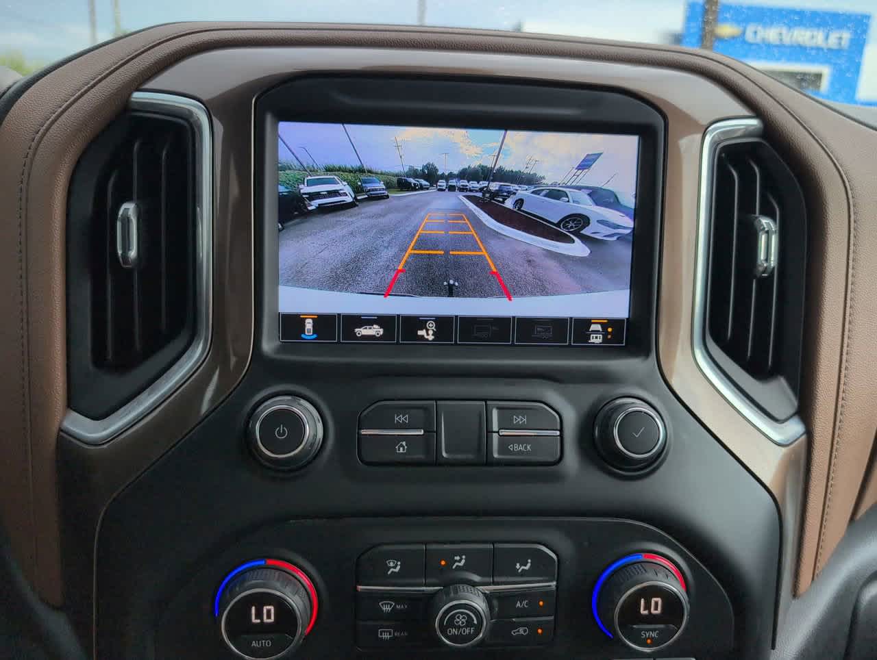 2020 Chevrolet Silverado 1500 High Country photo 27