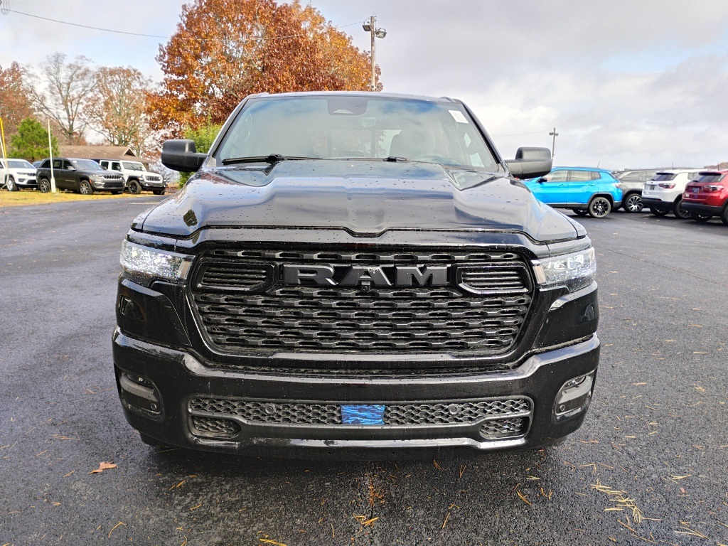 2025 Ram 1500 Tradesman photo 2