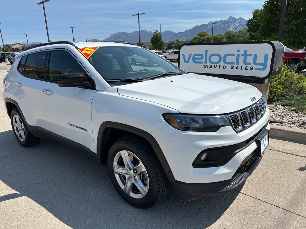 2023 Jeep Compass Latitude's photo